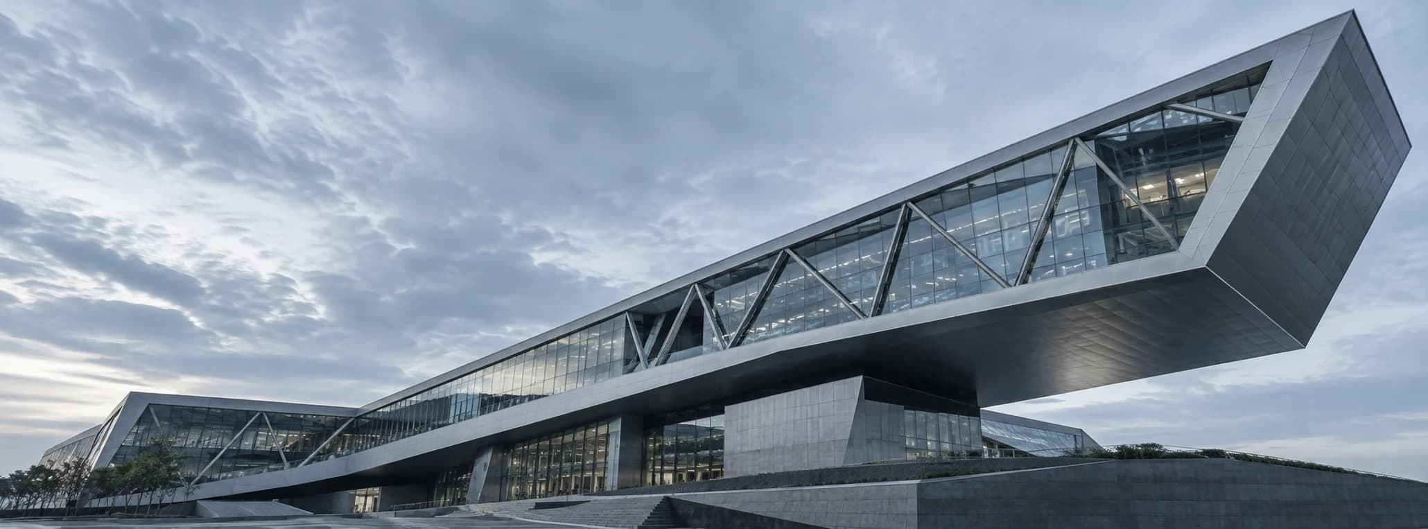 现代工业创新中心建筑概念图，AI 生成